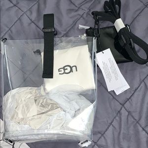 UGG WOMEN EMALYN BUCKET WITH POUCH CLEAR